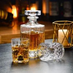 Amisglass Whiskey Karaffe Mit 2 Gläsern, Whiskey Set, 3-teilig, Whisky Dekanter 700ml Und Whisky Gläser 300ml 2 Stück, Kristallgläser & Longdrinkgläser -Kuechengeschirr 094239d0ac94b0459afd30e680d29775