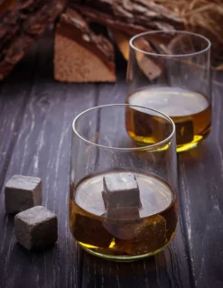 Echos 4er Whisky Steine Set Aus Granit | Wieder Verwendbar | Im Hochwertigem Stoffbeutel | 9 Echos 4er Whisky Steine Set Aus Granit | Wieder Verwendbar | Im Hochwertigem Stoffbeutel | -Kuechengeschirr 219bb78da1e6b8272ee881864eda4b44