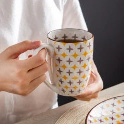 Vancasso Tafelservice Porzellan, Tulip Elegantes Geschirrset, 48 Teilig Kombiservice Mit Speiseteller, Dessertteller, Müslischalen Und Kaffeebecher Für 12 Personen -Kuechengeschirr 2c6898dbb2773254712fb32e96b14bb2