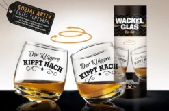 Gilde Wackelglas 2er-Set "Der Klügere Kippt Nach" Designgläser 27cl 8,8cm 7 Gilde Wackelglas 2er-Set "Der Klügere Kippt Nach" Designgläser 27cl 8,8cm -Kuechengeschirr 4a24f7aa132dee497d00b237132e673a