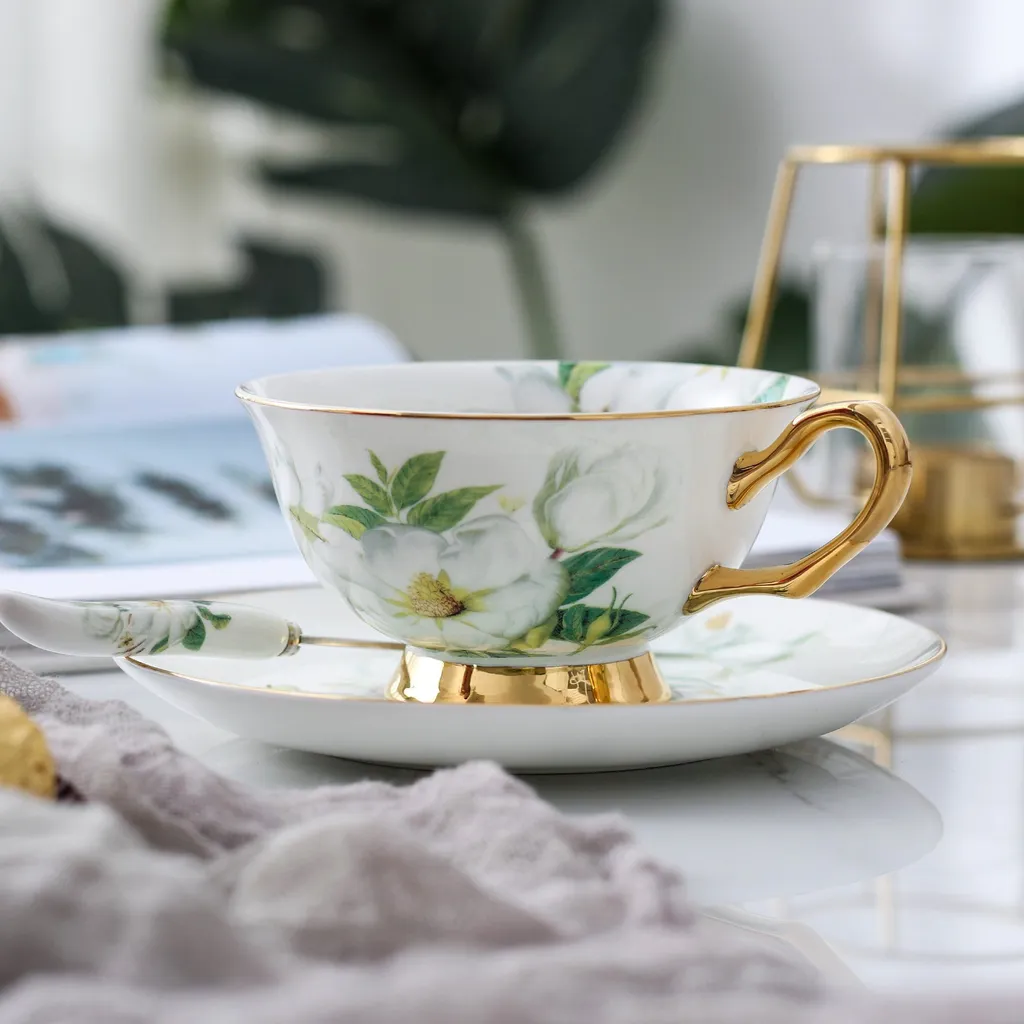 Panbado Kaffeeservice Set Aus Premium Bone China Porzellan, Beinhaltet 2 Kaffeetassen, 2 Untertassen, 2 Löffel, 1-tlg Metallständer 6 Panbado Kaffeeservice Set Aus Premium Bone China Porzellan, Beinhaltet 2 Kaffeetassen, 2 Untertassen, 2 Löffel, 1-tlg Metallständer – Bild 4