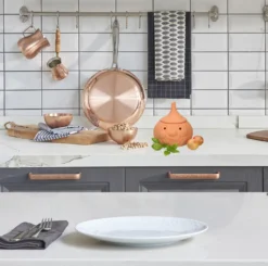 Mambocat Zwiebeltopf Onni Terrakotta Vorrats-Dose Mit Deckel Zur Aufbewahrung Von Ca. 900g Zwiebeln -Kuechengeschirr 7142bb13d50ea5b79f7e75d9f53cbe8b