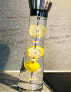 Flirt By R & B Glaskaraffe LENO Mit Fruchtspieß 1,3 Liter 11 Flirt By R & B Glaskaraffe LENO Mit Fruchtspieß 1,3 Liter -Kuechengeschirr 7c5eecb9ae58265560d1d69ae86dd732