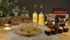 Whisky Geschenkset Nicht Nur Für Whisky Liebhaber:innen, 8 Granit Whisky Steine, 2 Whiskygläser, Eiswürfelzange Und Samtbeutel In Toller Holz Geschenkbox. Neidfaktor Inclusive -Kuechengeschirr 82d04cc118fd8c6800da761d71defe10