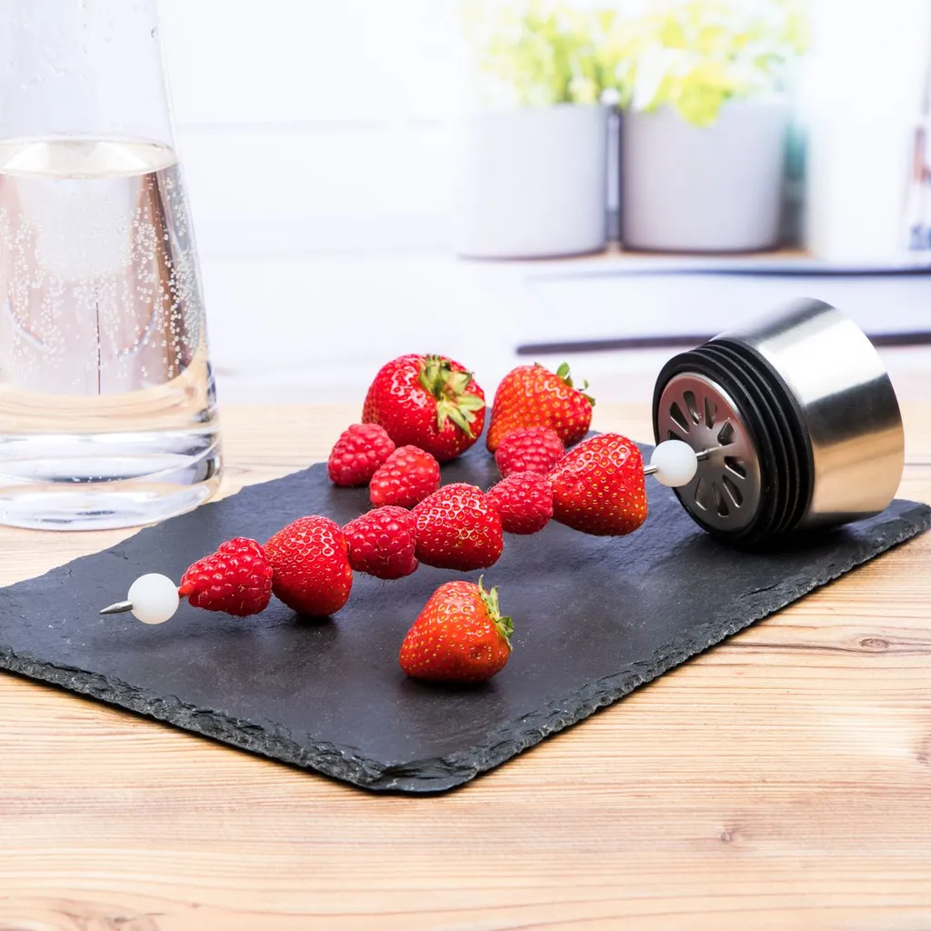 Wasserkaraffe Glas 1 L Mit Früchtespieß Edelstahl Ausguss 5 Wasserkaraffe Glas 1 L Mit Früchtespieß Edelstahl Ausguss – Bild 3