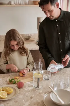 AARKE Karaffe Mit Rührlöffel Nesting Carafe Und Mixing Spoon Kristallglas 1,1L 23 AARKE Karaffe Mit Rührlöffel Nesting Carafe Und Mixing Spoon Kristallglas 1,1L -Kuechengeschirr 9d56ff63d712693343f7133073f74205