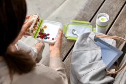 Emsa Yoghurt Box CLIP & GO 0,6 Liter Transparent / Grün 34 Emsa Yoghurt Box CLIP & GO 0,6 Liter Transparent / Grün -Kuechengeschirr ce1b0fd2f0f834bca9d6ee8e5a1a971b