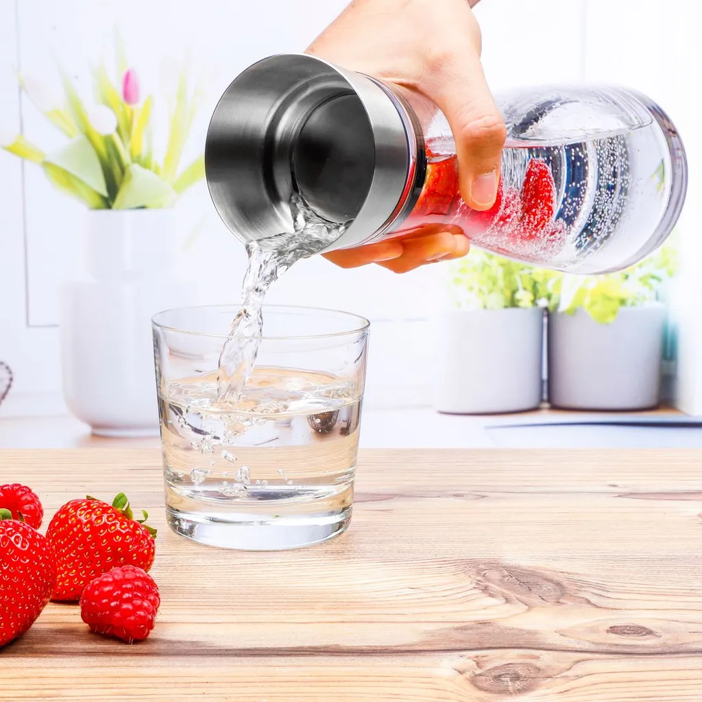 Wasserkaraffe Glas 1 L Mit Früchtespieß Edelstahl Ausguss 4 Wasserkaraffe Glas 1 L Mit Früchtespieß Edelstahl Ausguss – Bild 2