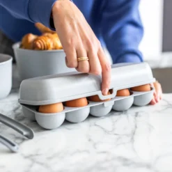 Koziol - Eggs To Go Eierkarton 29 Koziol - Eggs To Go Eierkarton -Kuechengeschirr e1112ba5e3cd1a43c19da4957ddc3443